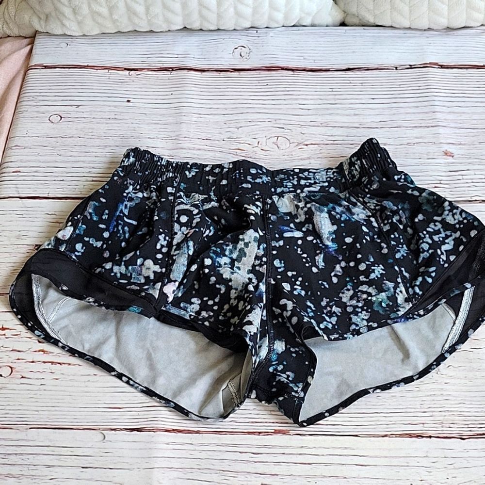 LULULEMON Black and Blue Printed Shorts Size 10